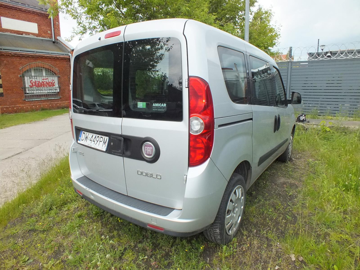 FIAT DOBLO MINIVAN - Vieglā automašīna: foto 3 FIAT DOBLO MINIVAN - Vieglā automašīna: foto 3