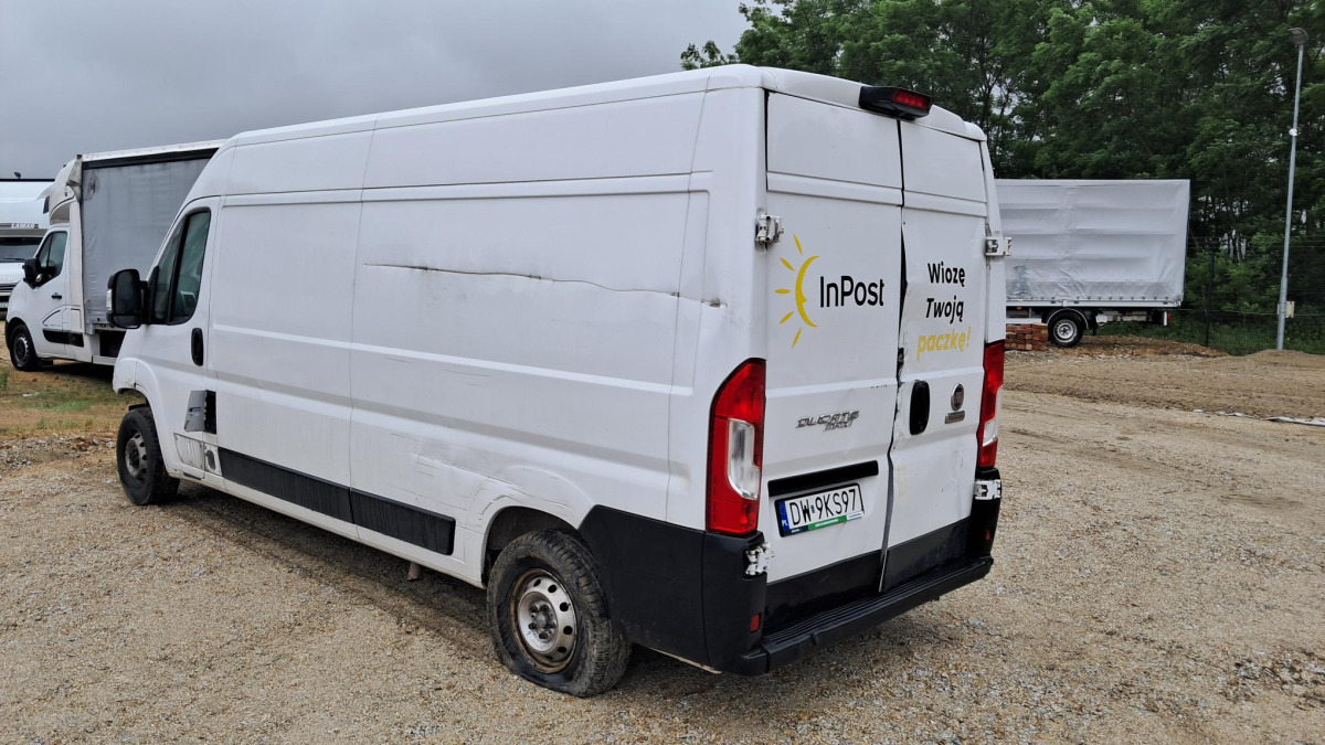 FIAT DUCATO FURGON BLASZAK - Kravas mikroautobuss: foto 4 FIAT DUCATO FURGON BLASZAK - Kravas mikroautobuss: foto 4