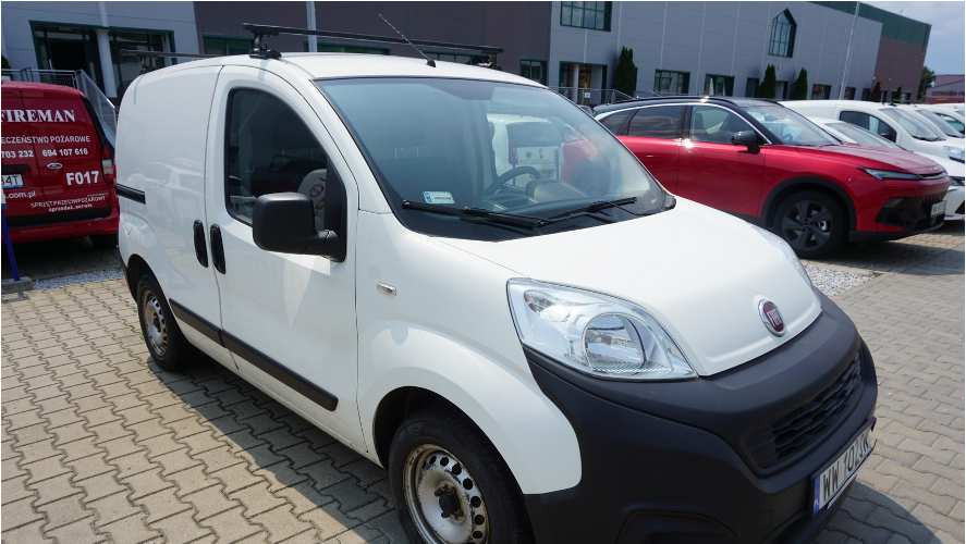 FIAT FIORINO FURGON BLASZAK - Kravas mikroautobuss: foto 1 FIAT FIORINO FURGON BLASZAK - Kravas mikroautobuss: foto 1
