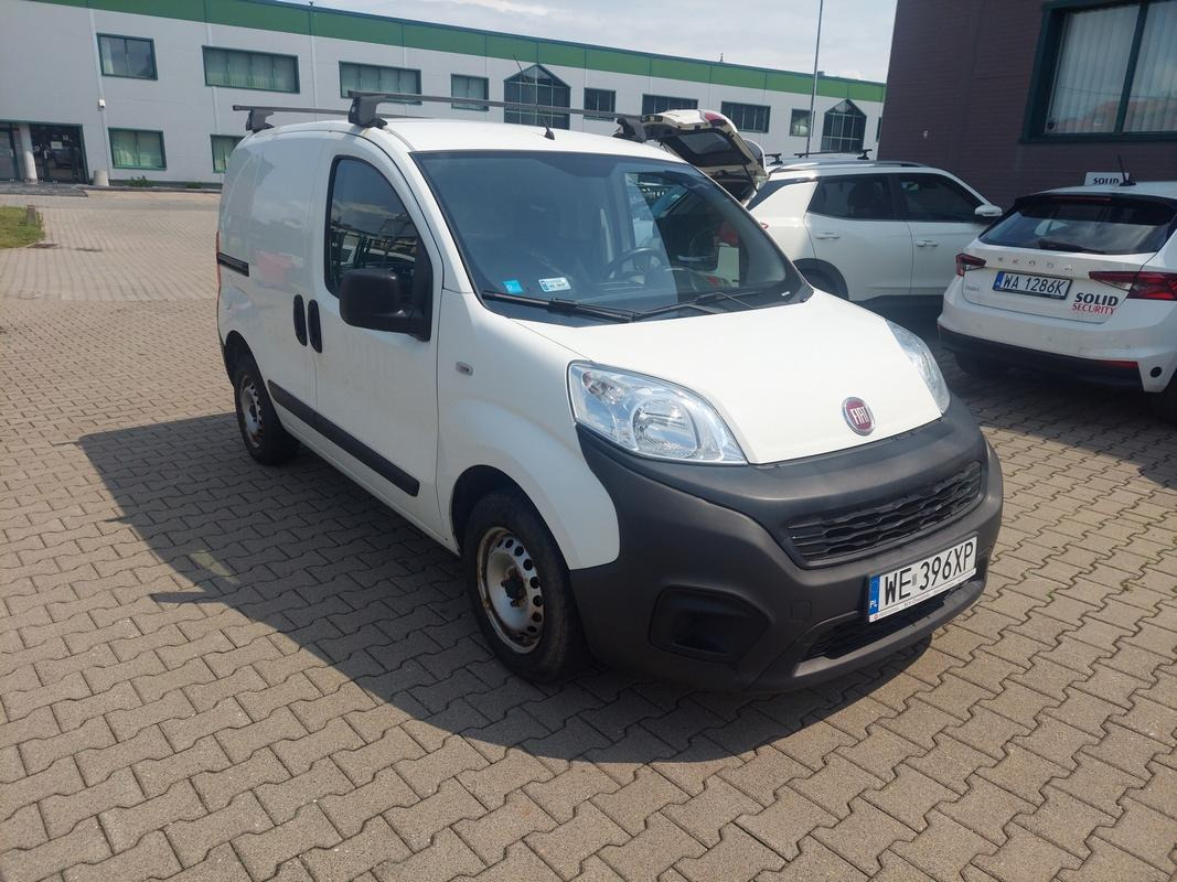 FIAT FIORINO FURGON BLASZAK - Kravas mikroautobuss: foto 1 FIAT FIORINO FURGON BLASZAK - Kravas mikroautobuss: foto 1
