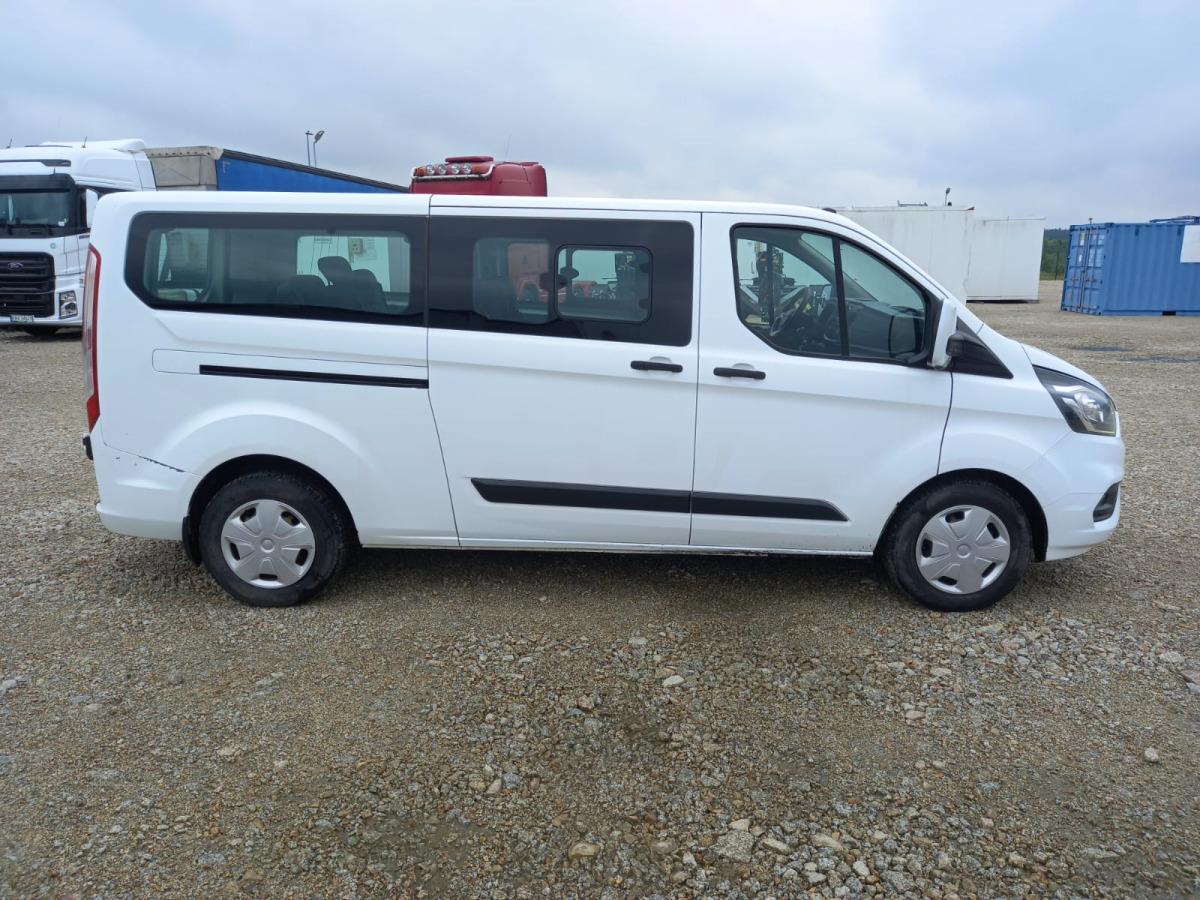 FORD TOURNEO CUSTOM VAN - Vieglā automašīna: foto 4 FORD TOURNEO CUSTOM VAN - Vieglā automašīna: foto 4