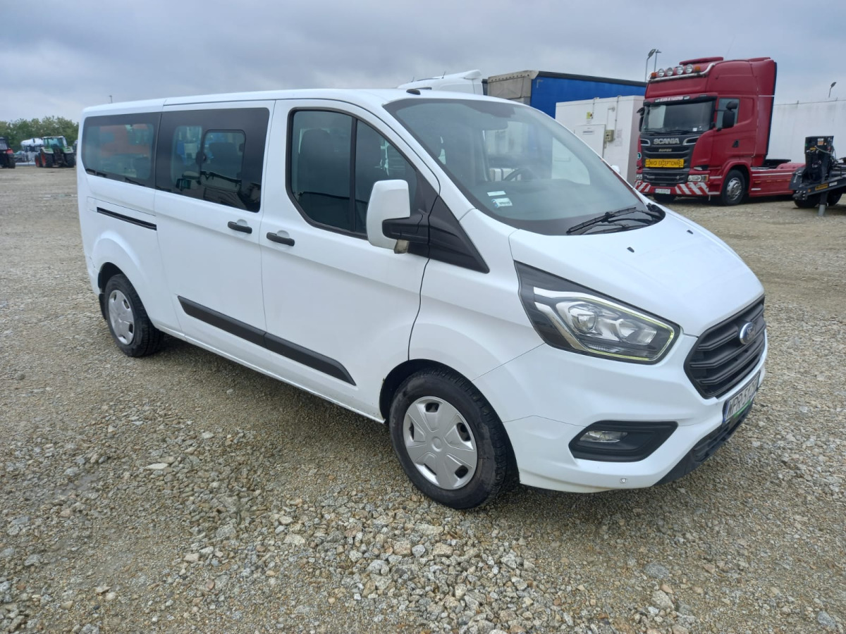 FORD TOURNEO CUSTOM VAN - Vieglā automašīna: foto 1 FORD TOURNEO CUSTOM VAN - Vieglā automašīna: foto 1