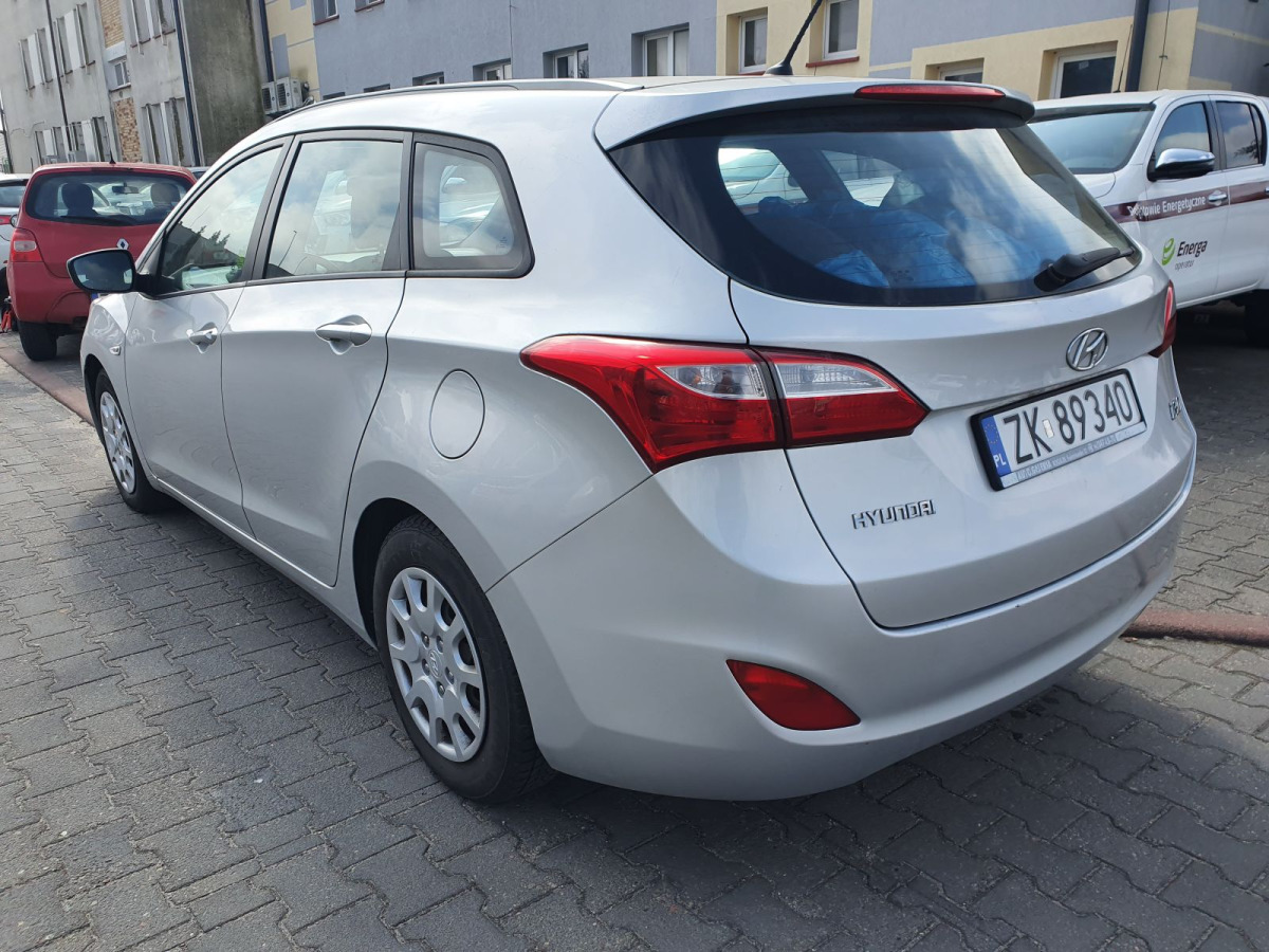 HYUNDAI I30 KOMBI - Vieglā automašīna: foto 4 HYUNDAI I30 KOMBI - Vieglā automašīna: foto 4