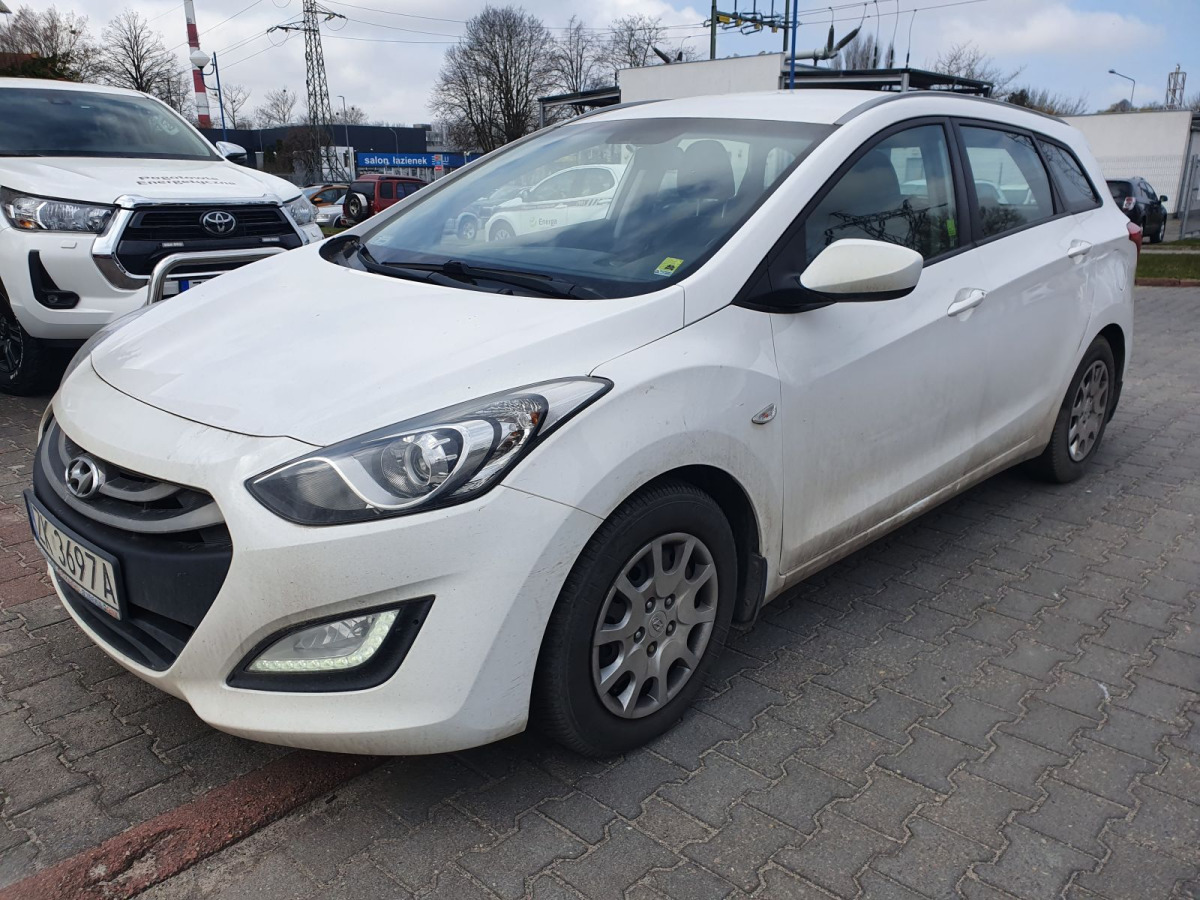 HYUNDAI I30 KOMBI - Vieglā automašīna: foto 2 HYUNDAI I30 KOMBI - Vieglā automašīna: foto 2