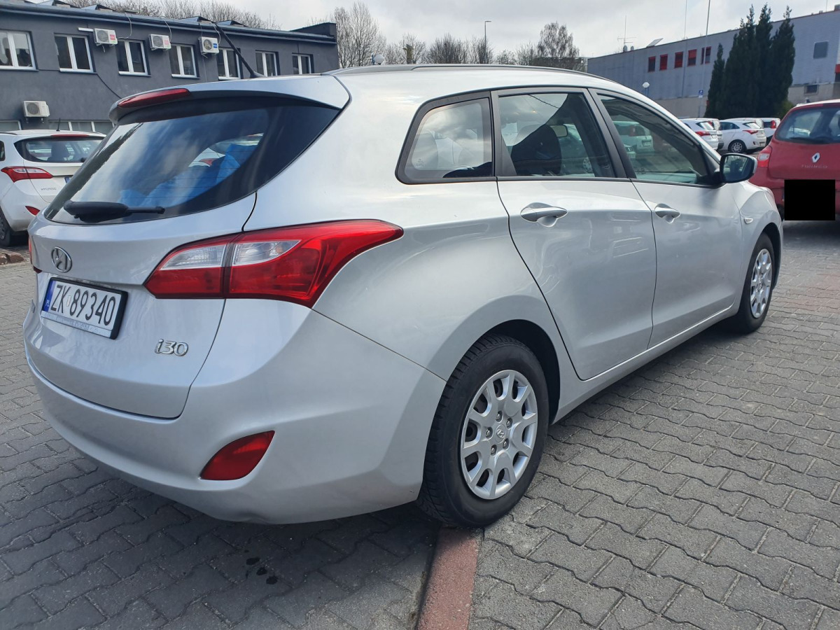 HYUNDAI I30 KOMBI - Vieglā automašīna: foto 3 HYUNDAI I30 KOMBI - Vieglā automašīna: foto 3