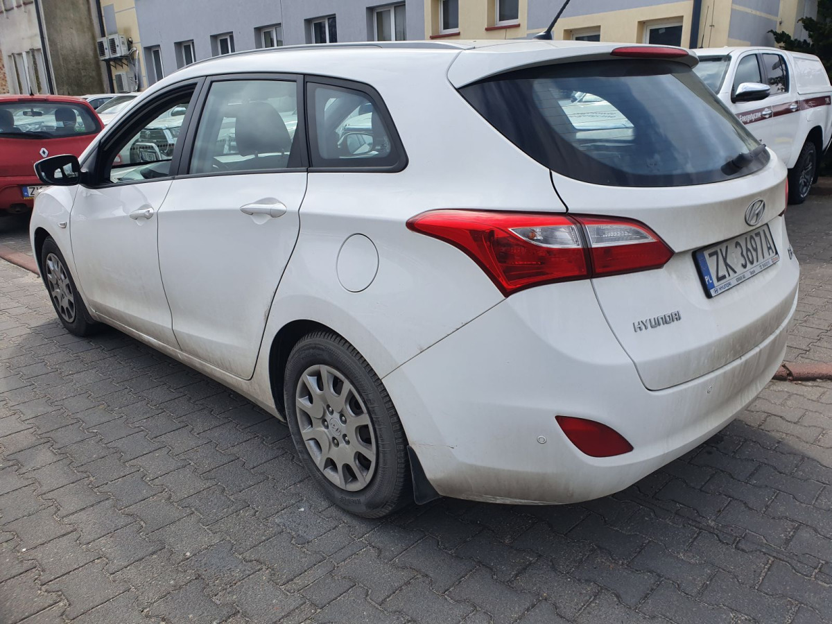 HYUNDAI I30 KOMBI - Vieglā automašīna: foto 4 HYUNDAI I30 KOMBI - Vieglā automašīna: foto 4