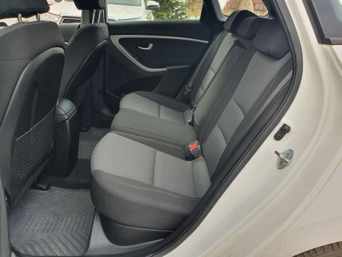 HYUNDAI I30 KOMBI - Vieglā automašīna: foto 5 HYUNDAI I30 KOMBI - Vieglā automašīna: foto 5