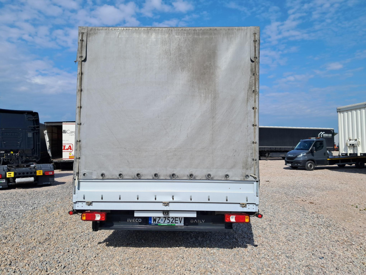IVECO 35S18 PLANDEKA - Furgons ar tentu: foto 5 IVECO 35S18 PLANDEKA - Furgons ar tentu: foto 5