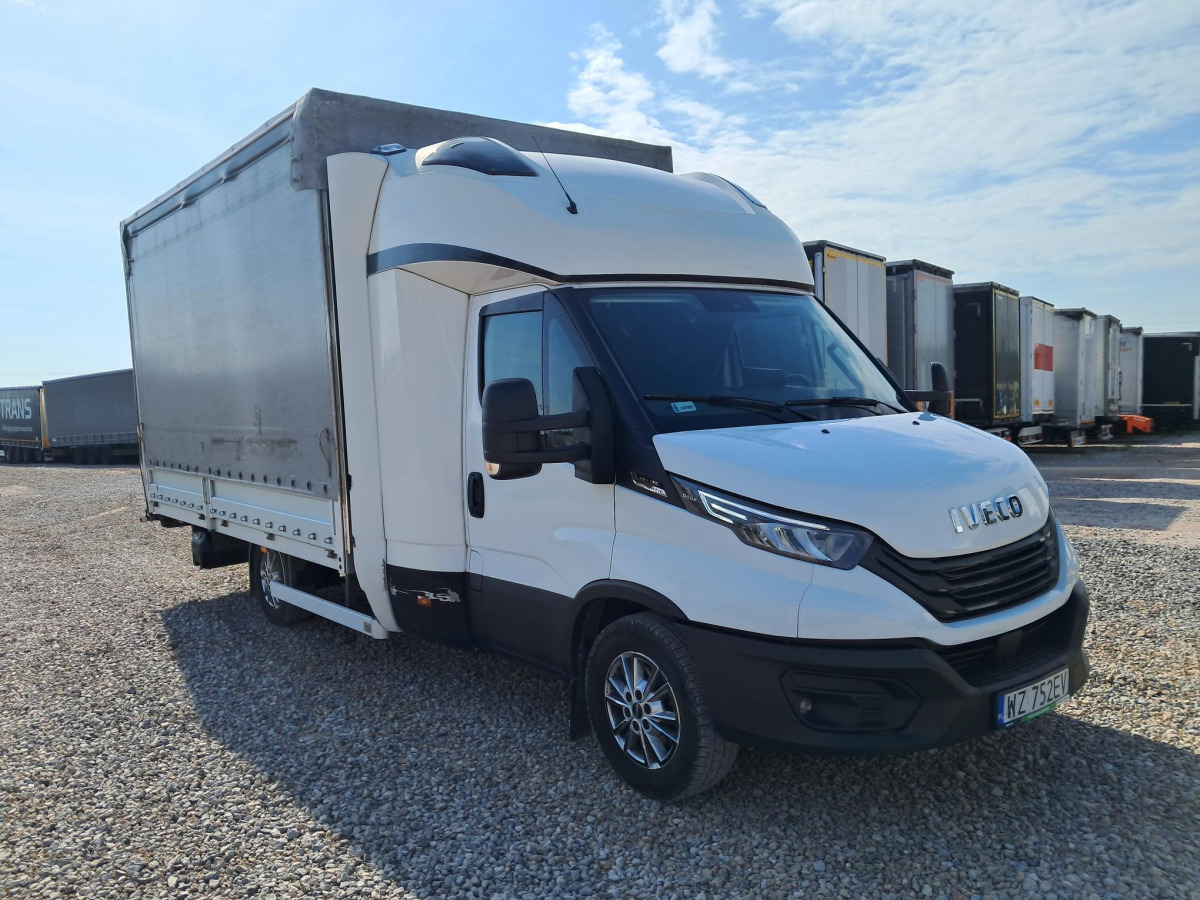 IVECO 35S18 PLANDEKA - Furgons ar tentu: foto 1 IVECO 35S18 PLANDEKA - Furgons ar tentu: foto 1