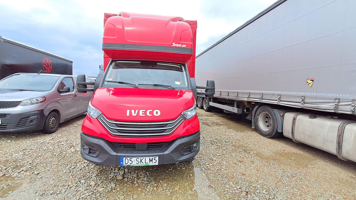IVECO 50C18 PLANDEKA - Furgons ar tentu: foto 2 IVECO 50C18 PLANDEKA - Furgons ar tentu: foto 2