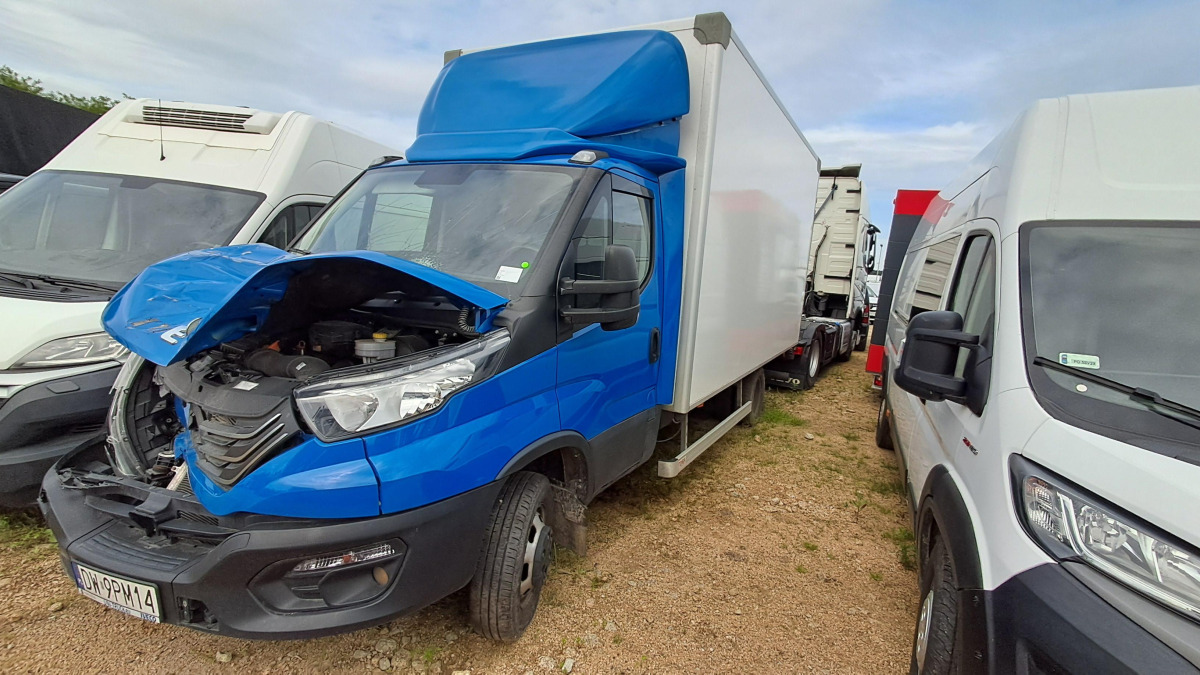IVECO DAILY KONTENER Z WINDĄ - Kravas automašīna ar slēgto virsbūvi: foto 2 IVECO DAILY KONTENER Z WINDĄ - Kravas automašīna ar slēgto virsbūvi: foto 2