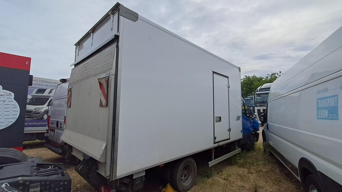 IVECO DAILY KONTENER Z WINDĄ - Kravas automašīna ar slēgto virsbūvi: foto 3 IVECO DAILY KONTENER Z WINDĄ - Kravas automašīna ar slēgto virsbūvi: foto 3
