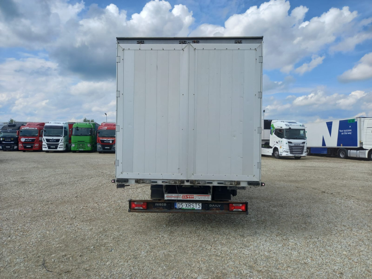 IVECO/JUSAM STANISŁAWJURKOWSKI 50C18/JU06 PLANDEKA - Furgons ar tentu: foto 5 IVECO/JUSAM STANISŁAWJURKOWSKI 50C18/JU06 PLANDEKA - Furgons ar tentu: foto 5
