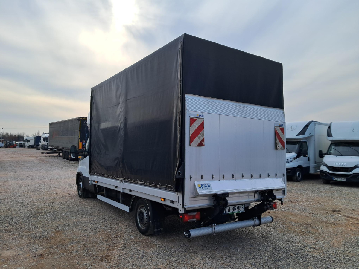 IVECO PLANDEKA Z WINDĄ - Furgons ar tentu: foto 4 IVECO PLANDEKA Z WINDĄ - Furgons ar tentu: foto 4