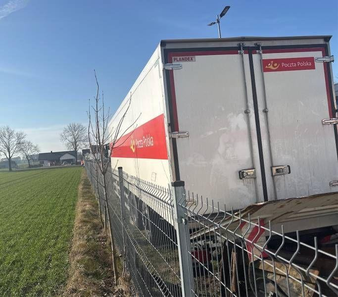IVECO STRALIS KONTENER - Kravas automašīna ar slēgto virsbūvi: foto 3 IVECO STRALIS KONTENER - Kravas automašīna ar slēgto virsbūvi: foto 3