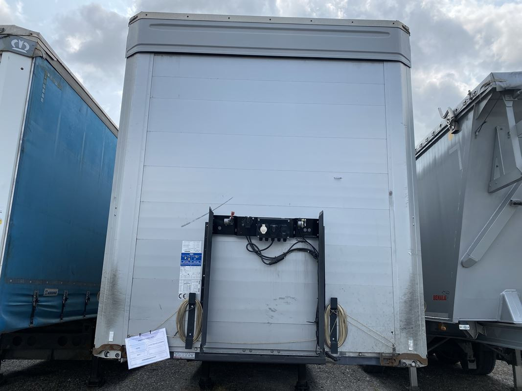 KOGEL SN24 KURTYNOWA - Piekabe ar tentu: foto 2 KOGEL SN24 KURTYNOWA - Piekabe ar tentu: foto 2