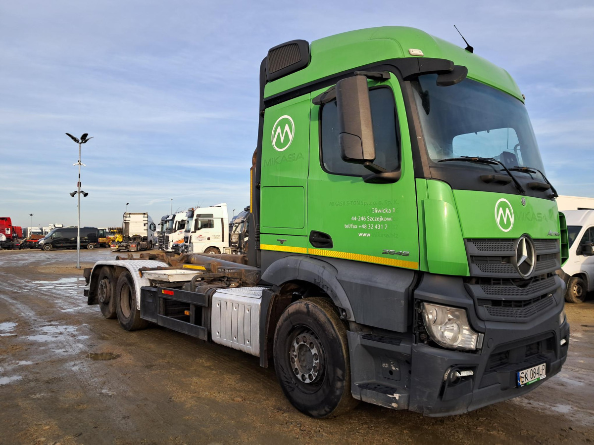 MERCEDES BENZ ACTROS HAKOWIEC - Pacēlājs ar āķi: foto 1 MERCEDES BENZ ACTROS HAKOWIEC - Pacēlājs ar āķi: foto 1