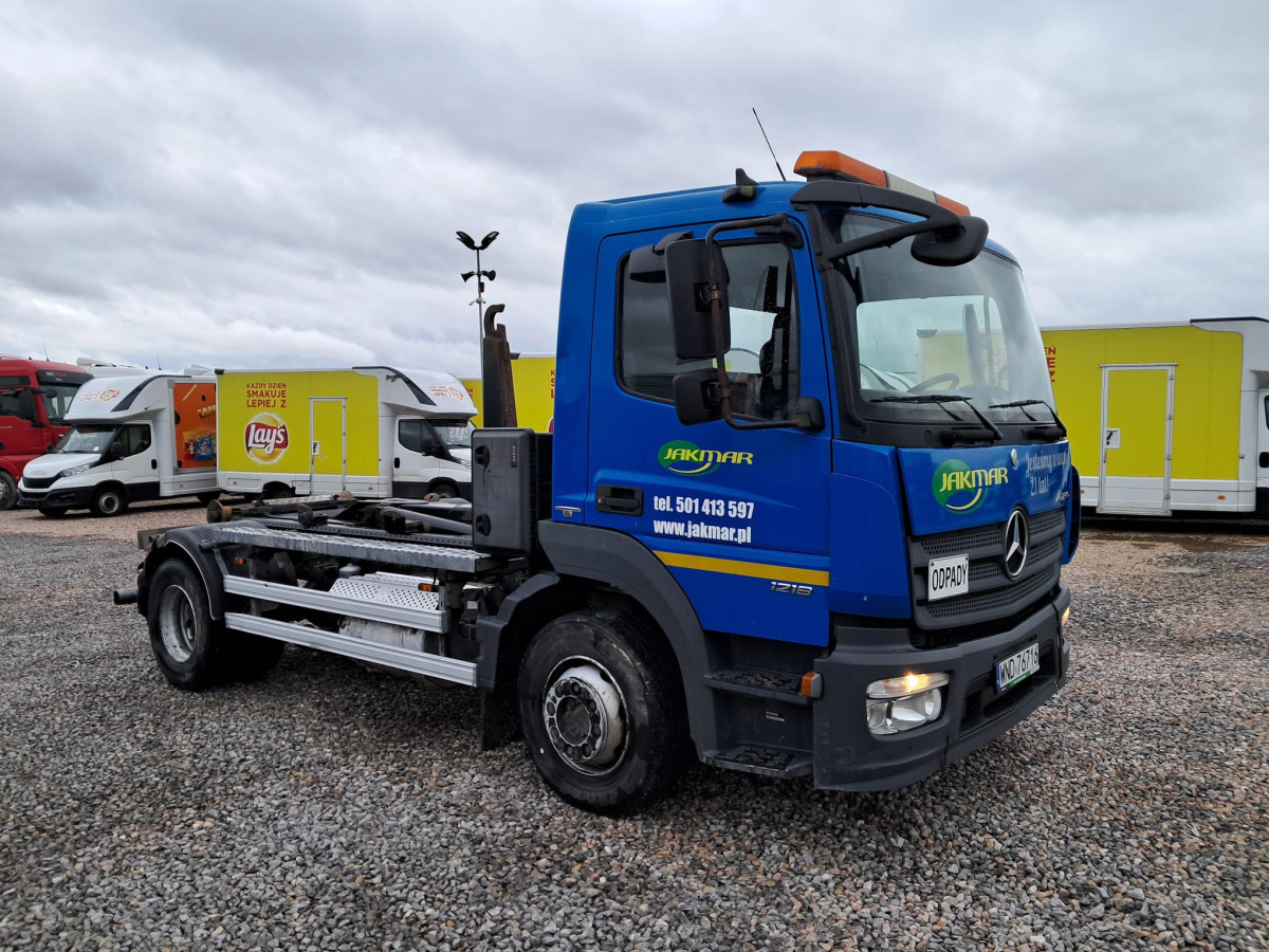 MERCEDES BENZ ATEGO HAKOWIEC - Pacēlājs ar āķi: foto 1 MERCEDES BENZ ATEGO HAKOWIEC - Pacēlājs ar āķi: foto 1