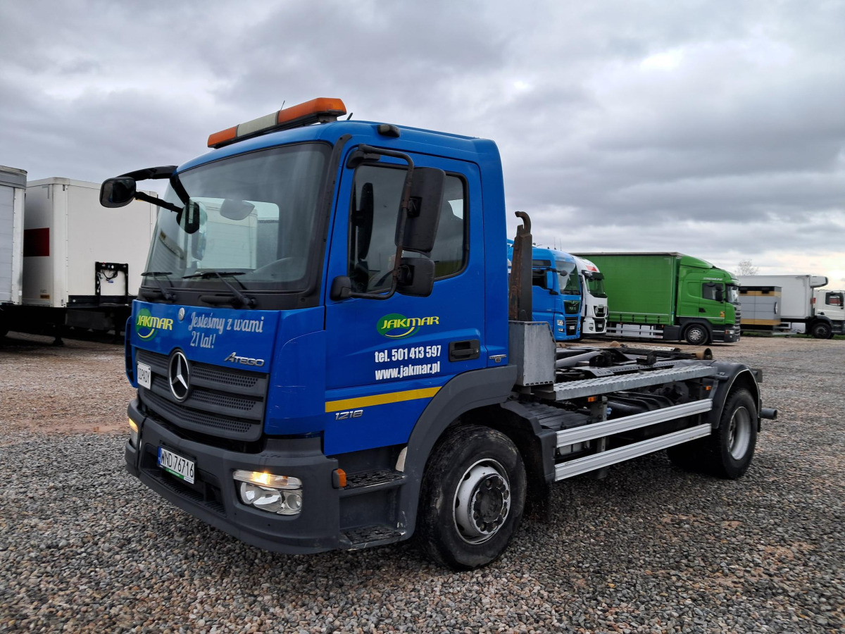 MERCEDES BENZ ATEGO HAKOWIEC - Pacēlājs ar āķi: foto 2 MERCEDES BENZ ATEGO HAKOWIEC - Pacēlājs ar āķi: foto 2