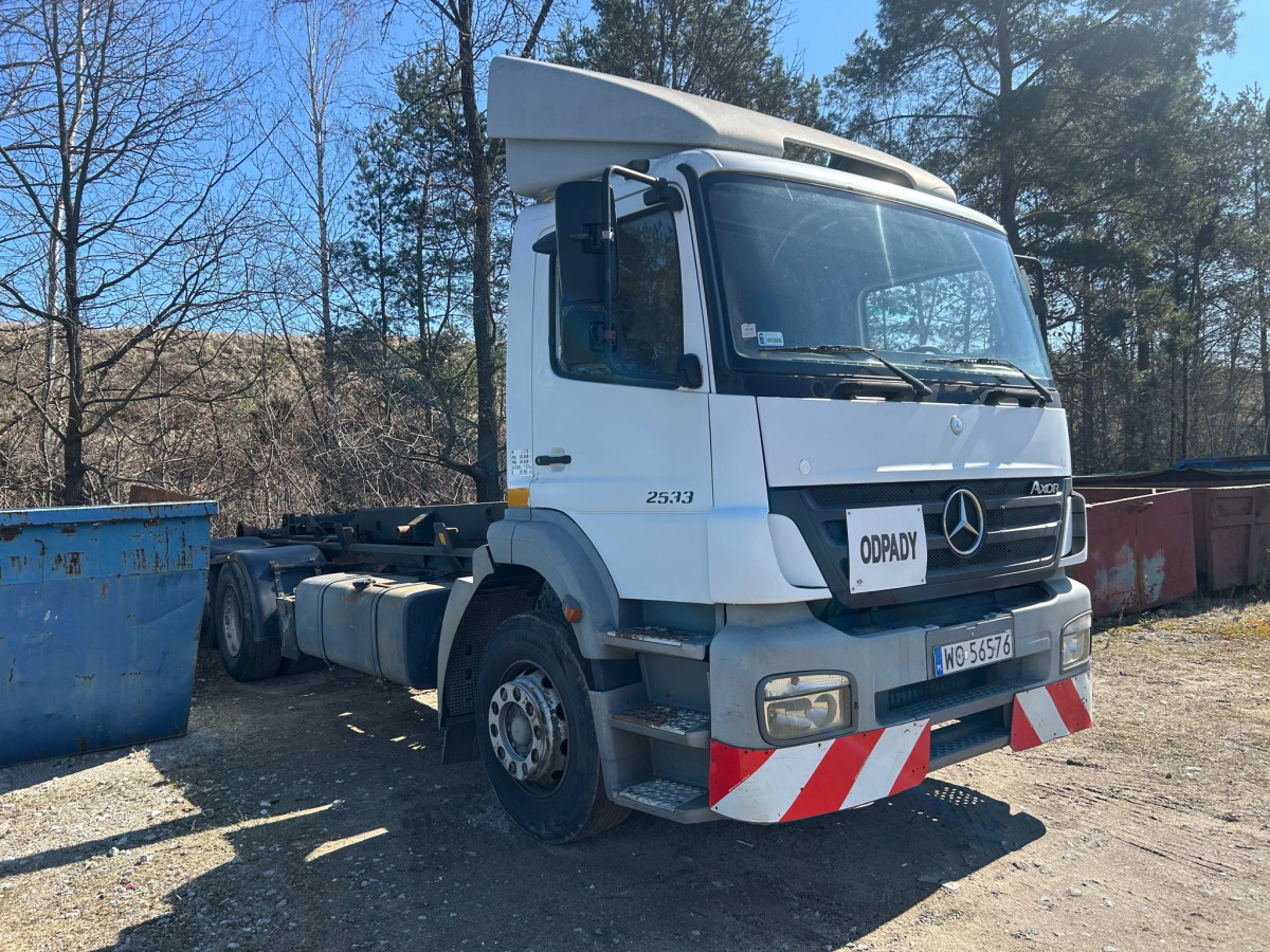 MERCEDES BENZ AXOR HAKOWIEC - Pacēlājs ar āķi: foto 1 MERCEDES BENZ AXOR HAKOWIEC - Pacēlājs ar āķi: foto 1