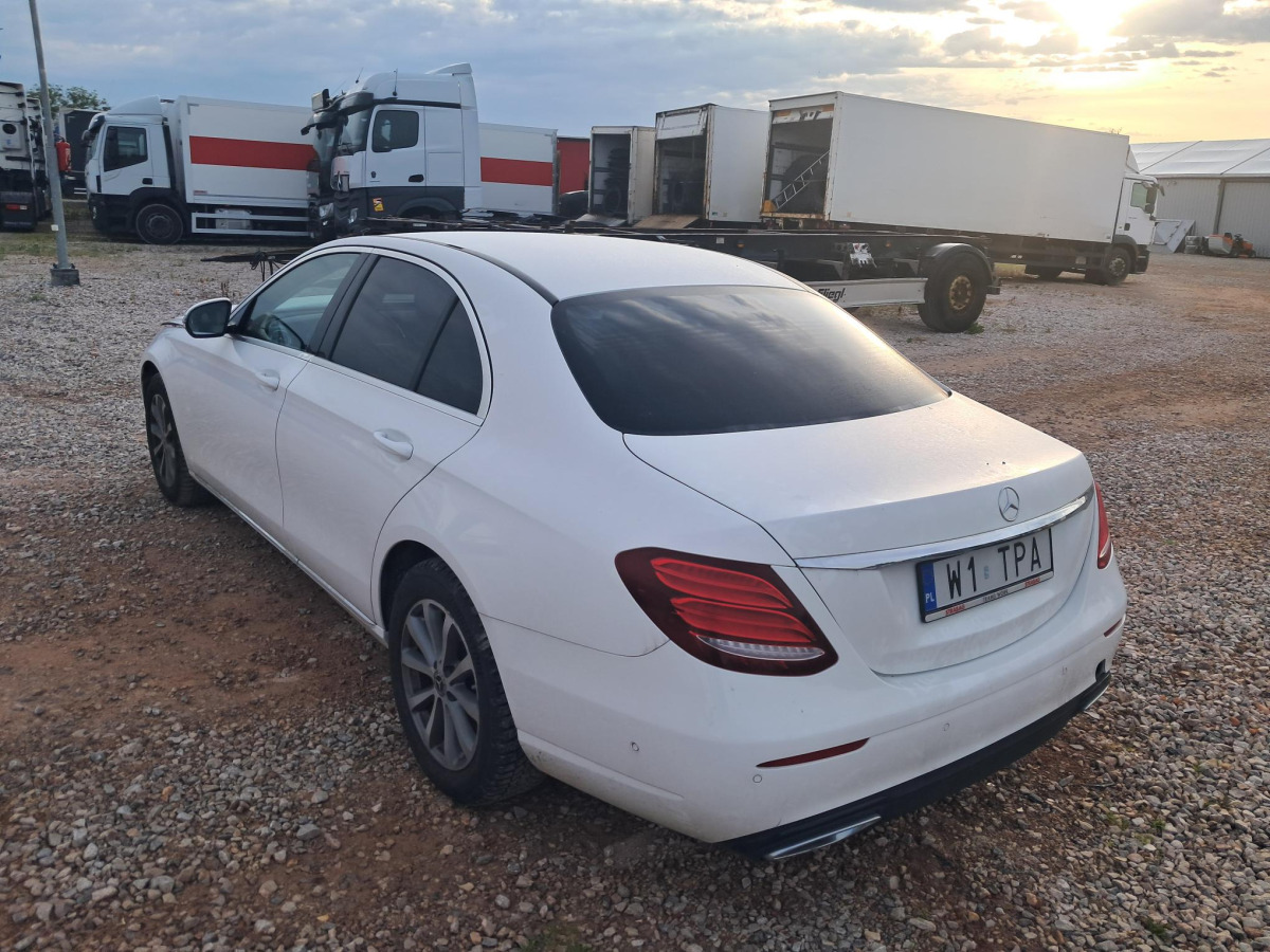 MERCEDES BENZ E 220 D 4MATIC SEDAN - Sedans: foto 4 MERCEDES BENZ E 220 D 4MATIC SEDAN - Sedans: foto 4