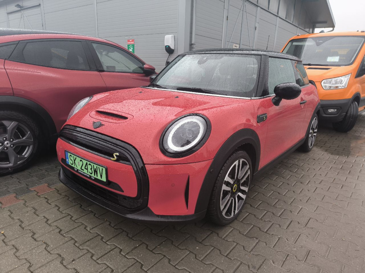MINI Cooper SE Classic Trim HATCHBACK - Vieglā automašīna: foto 1 MINI Cooper SE Classic Trim HATCHBACK - Vieglā automašīna: foto 1