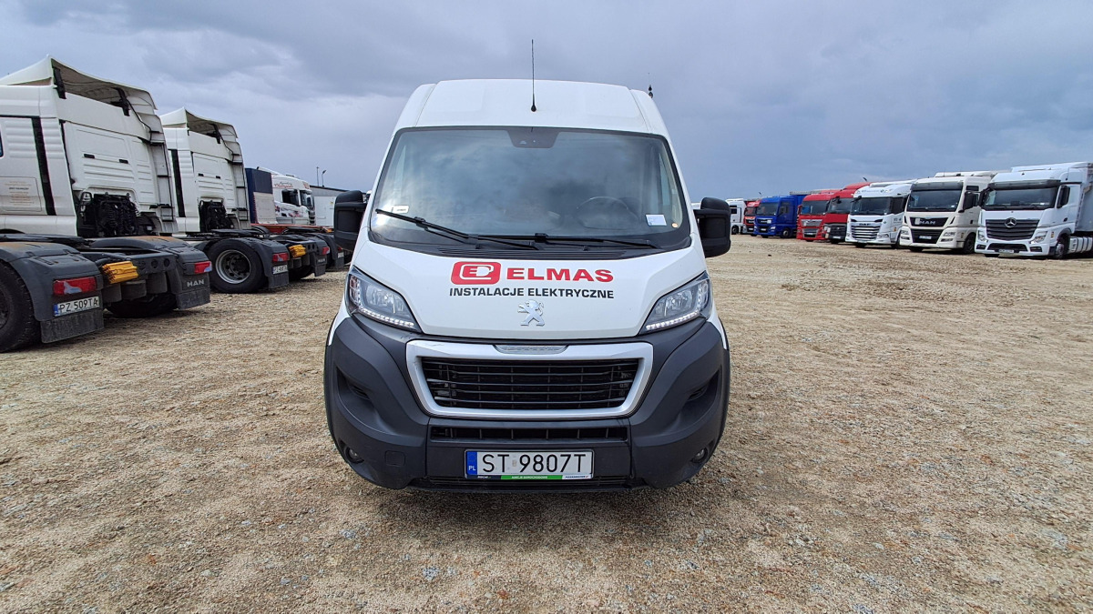 PEUGEOT BOXER BRYGADÓWKA - Kravas-pasažieru furgons: foto 2 PEUGEOT BOXER BRYGADÓWKA - Kravas-pasažieru furgons: foto 2