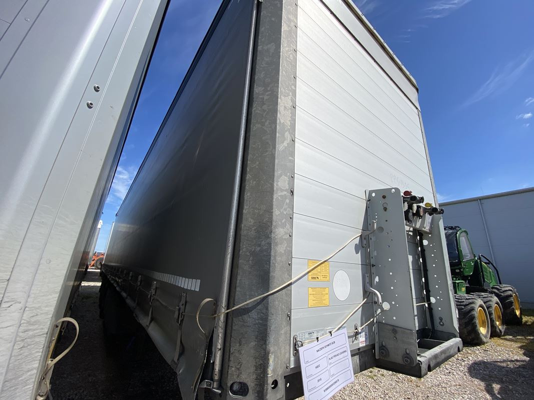 SCHMITZ CARGOBULL SCB S3T FIRANA - Piekabe ar tentu: foto 4 SCHMITZ CARGOBULL SCB S3T FIRANA - Piekabe ar tentu: foto 4