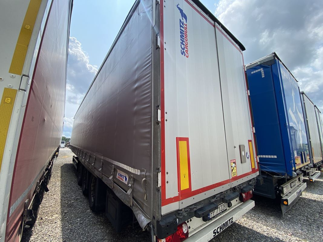 SCHMITZ CARGOBULL SCB S3T FIRANA - Piekabe ar tentu: foto 2 SCHMITZ CARGOBULL SCB S3T FIRANA - Piekabe ar tentu: foto 2
