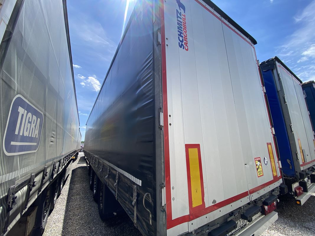 SCHMITZ CARGOBULL SCB S3T FIRANA - Piekabe ar tentu: foto 2 SCHMITZ CARGOBULL SCB S3T FIRANA - Piekabe ar tentu: foto 2