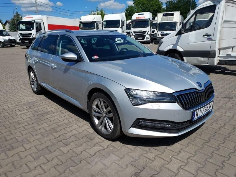 Vieglā automašīna SKODA SUPERB KOMBI: foto 1