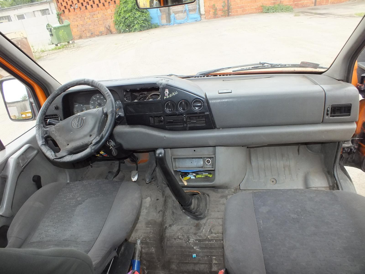VOLKSWAGEN LT SKRZYNIA - Automašīna ar kravas platformu, Kravas-pasažieru furgons: foto 5 VOLKSWAGEN LT SKRZYNIA - Automašīna ar kravas platformu, Kravas-pasažieru furgons: foto 5