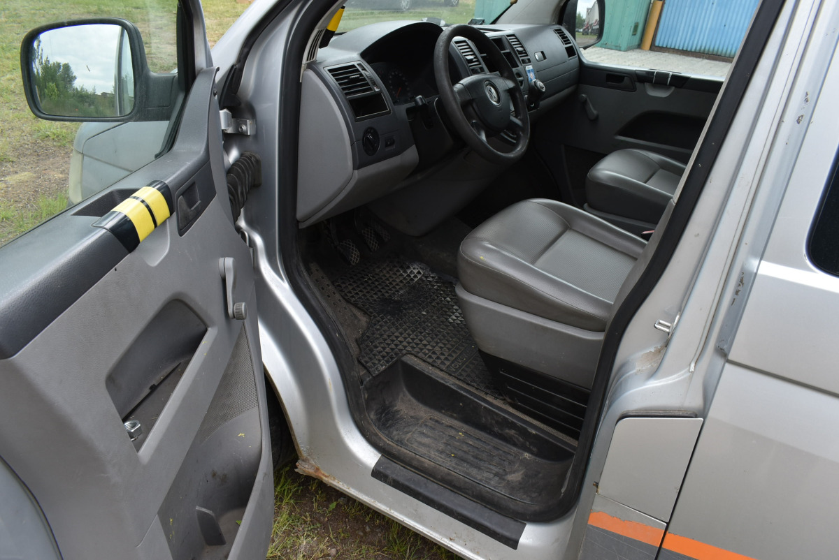 VOLKSWAGEN TRANSPORTER BRYGADÓWKA - Kravas-pasažieru furgons: foto 5 VOLKSWAGEN TRANSPORTER BRYGADÓWKA - Kravas-pasažieru furgons: foto 5