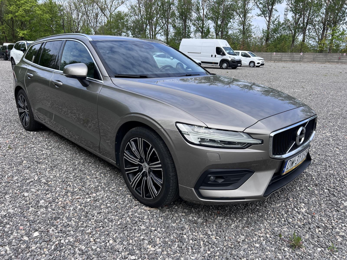 VOLVO V60 D4 2.0 MOMENTUM SUV - SUV: foto 1 VOLVO V60 D4 2.0 MOMENTUM SUV - SUV: foto 1