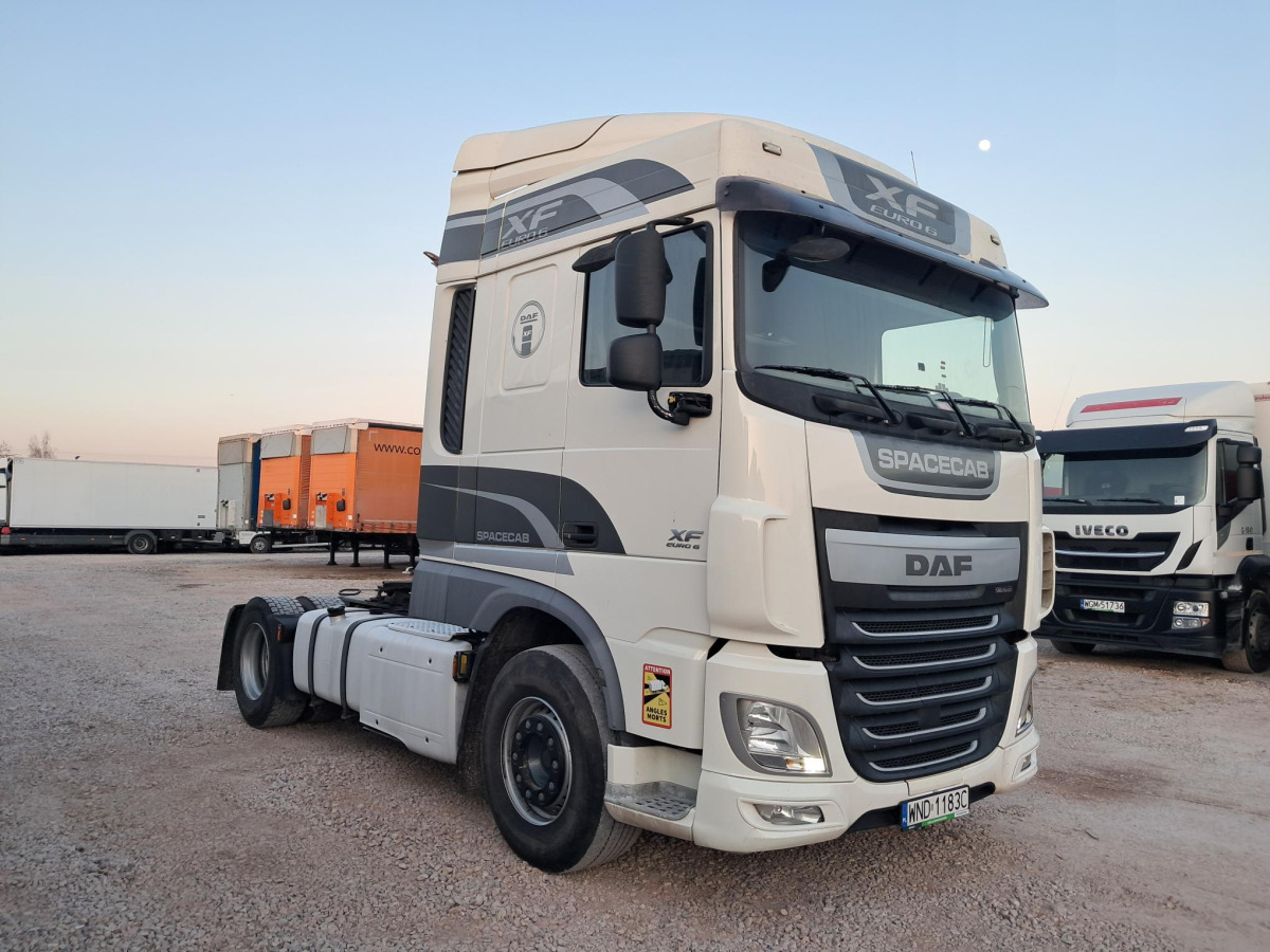 DAF XF 460 FT CIĄGNIK SIODŁOWY - Vilcējs: foto 1 DAF XF 460 FT CIĄGNIK SIODŁOWY - Vilcējs: foto 1