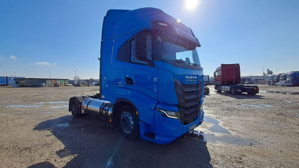 Vilcējs IVECO CIĄGNIK SIODŁOWY: foto 1
