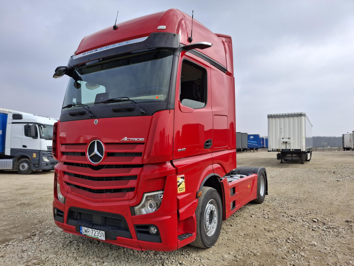 MERCEDES BENZ ACTROS 1848 LS CIĄGNIK SIODŁOWY - Vilcējs: foto 3 MERCEDES BENZ ACTROS 1848 LS CIĄGNIK SIODŁOWY - Vilcējs: foto 3