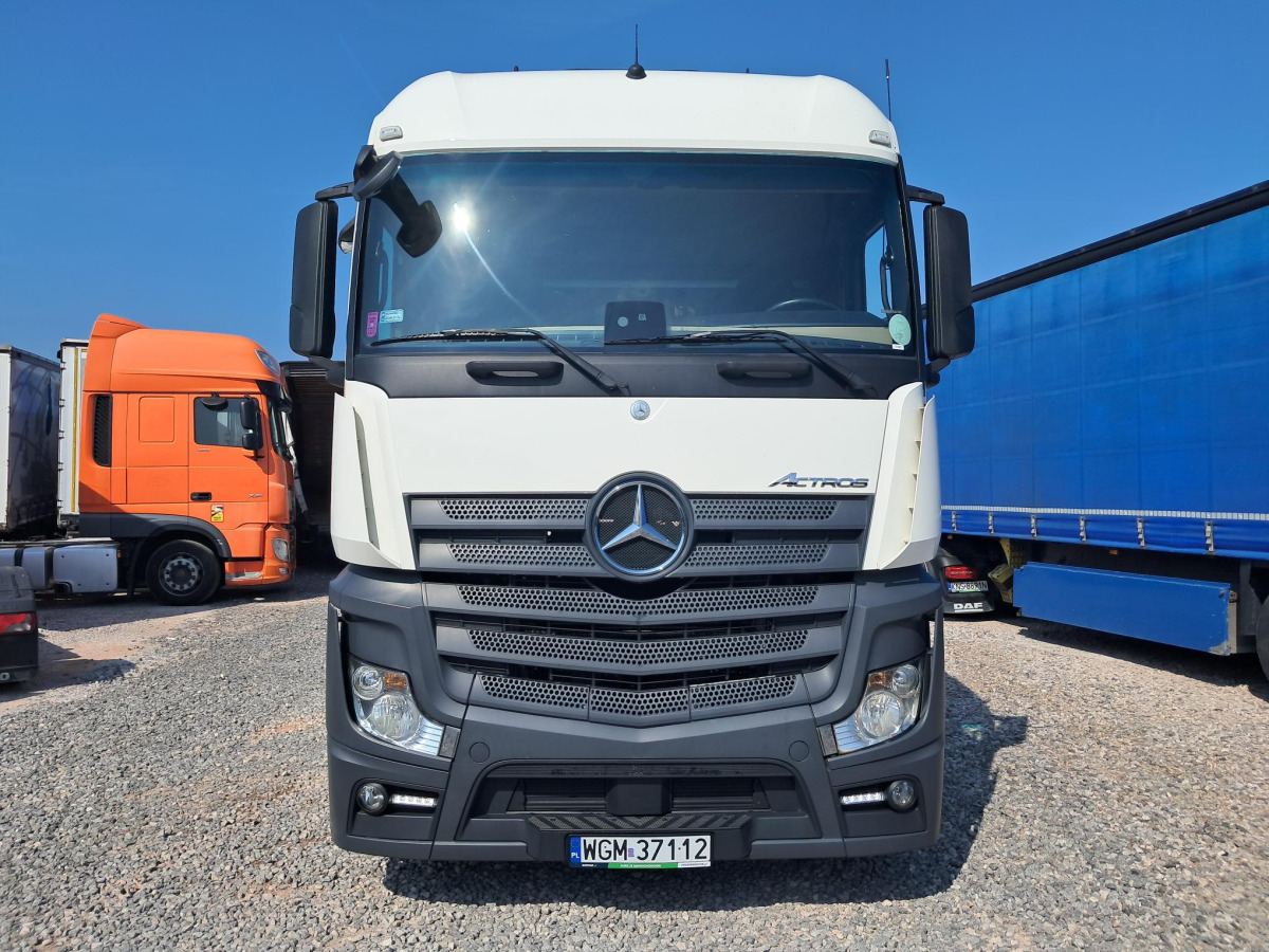 MERCEDES BENZ ACTROS CIĄGNIK SIODŁOWY - Vilcējs: foto 3 MERCEDES BENZ ACTROS CIĄGNIK SIODŁOWY - Vilcējs: foto 3