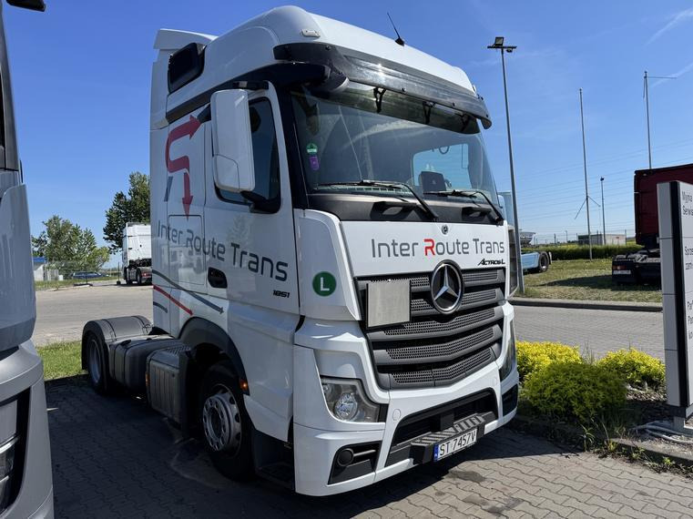 MERCEDES BENZ ACTROS CIĄGNIK SIODŁOWY - Vilcējs: foto 1 MERCEDES BENZ ACTROS CIĄGNIK SIODŁOWY - Vilcējs: foto 1