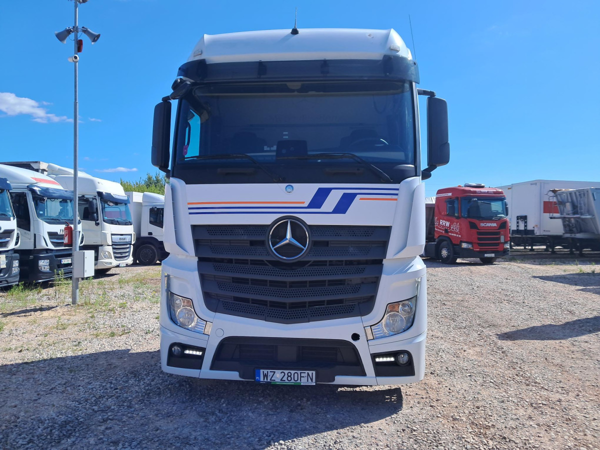 MERCEDES BENZ ACTROS CIĄGNIK SIODŁOWY - Vilcējs: foto 2 MERCEDES BENZ ACTROS CIĄGNIK SIODŁOWY - Vilcējs: foto 2