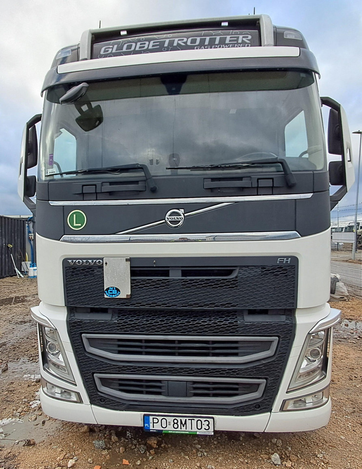 VOLVO FH 460 CIĄGNIK SIODŁOWY - Vilcējs: foto 2 VOLVO FH 460 CIĄGNIK SIODŁOWY - Vilcējs: foto 2