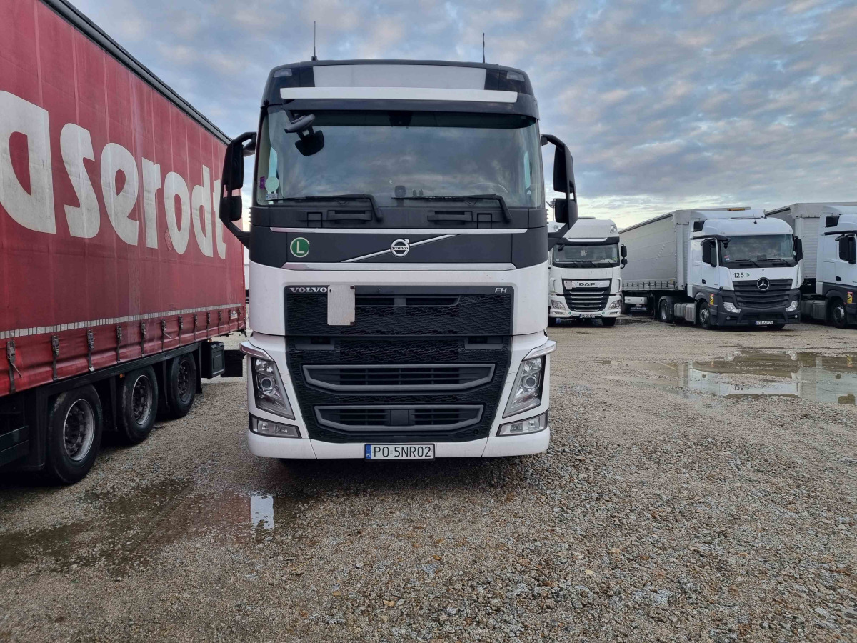 VOLVO FH 460 CIĄGNIK SIODŁOWY - Vilcējs: foto 2 VOLVO FH 460 CIĄGNIK SIODŁOWY - Vilcējs: foto 2