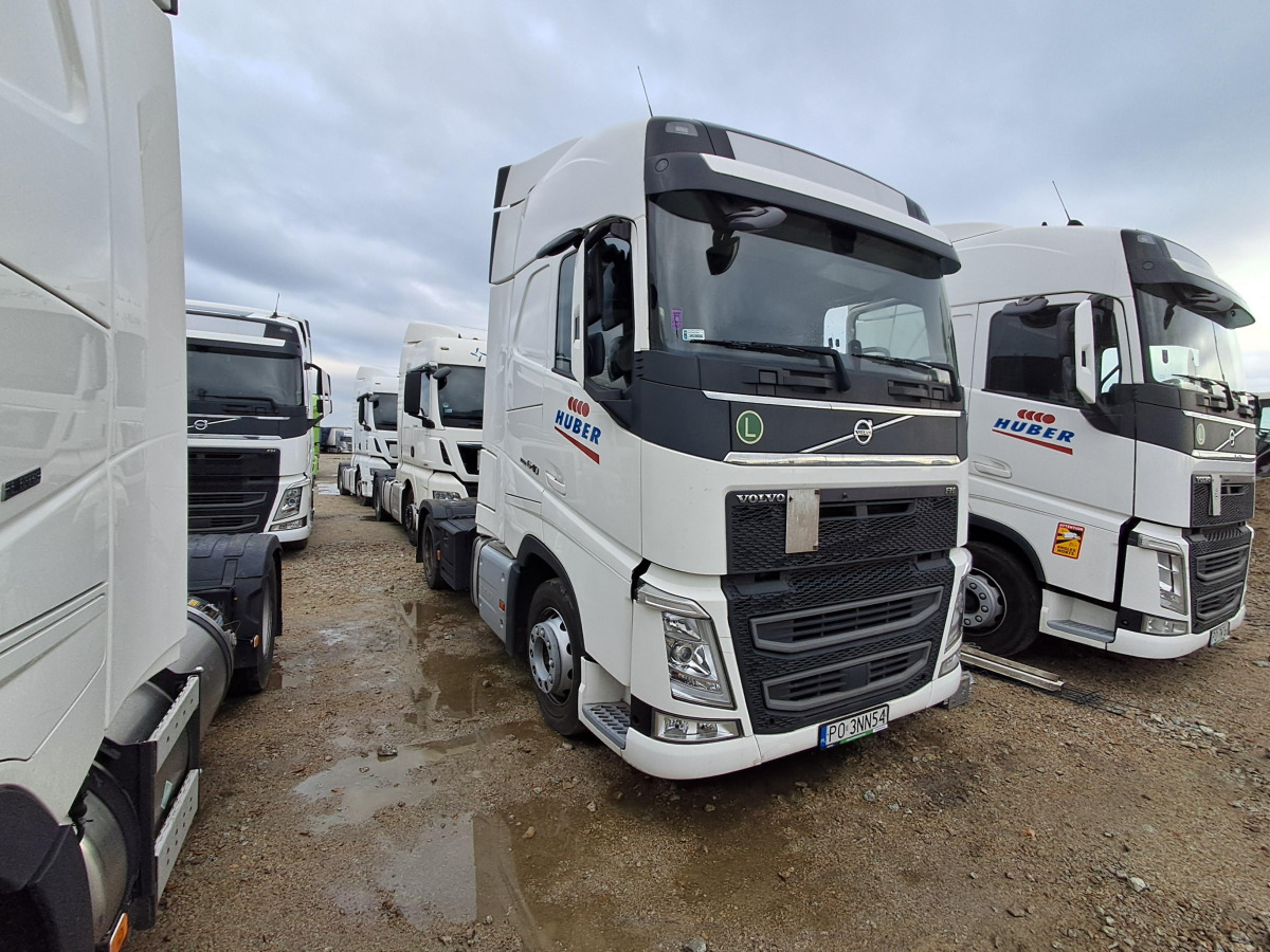 VOLVO FH 460 CIĄGNIK SIODŁOWY - Vilcējs: foto 1 VOLVO FH 460 CIĄGNIK SIODŁOWY - Vilcējs: foto 1