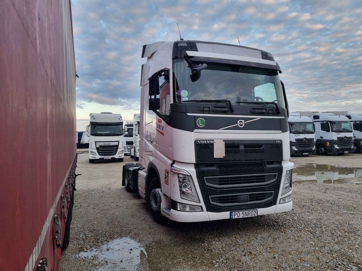 VOLVO FH 460 CIĄGNIK SIODŁOWY - Vilcējs: foto 1 VOLVO FH 460 CIĄGNIK SIODŁOWY - Vilcējs: foto 1