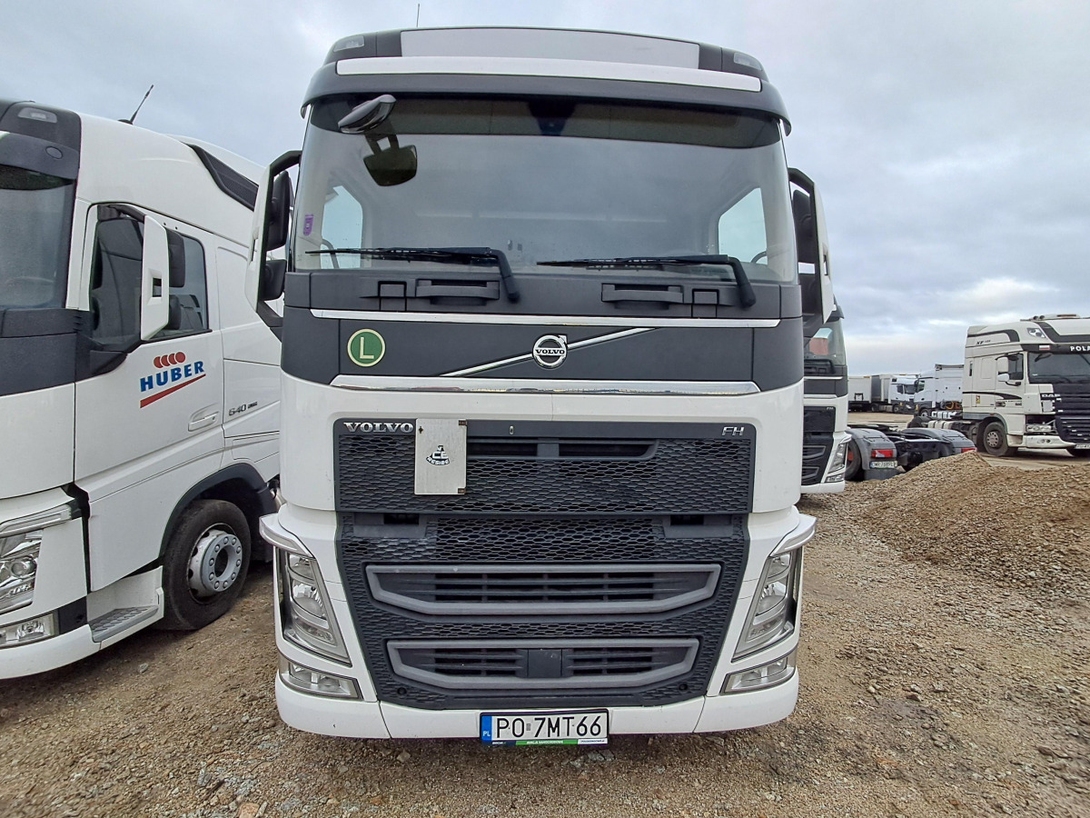 VOLVO FH CIĄGNIK SIODŁOWY - Vilcējs: foto 2 VOLVO FH CIĄGNIK SIODŁOWY - Vilcējs: foto 2