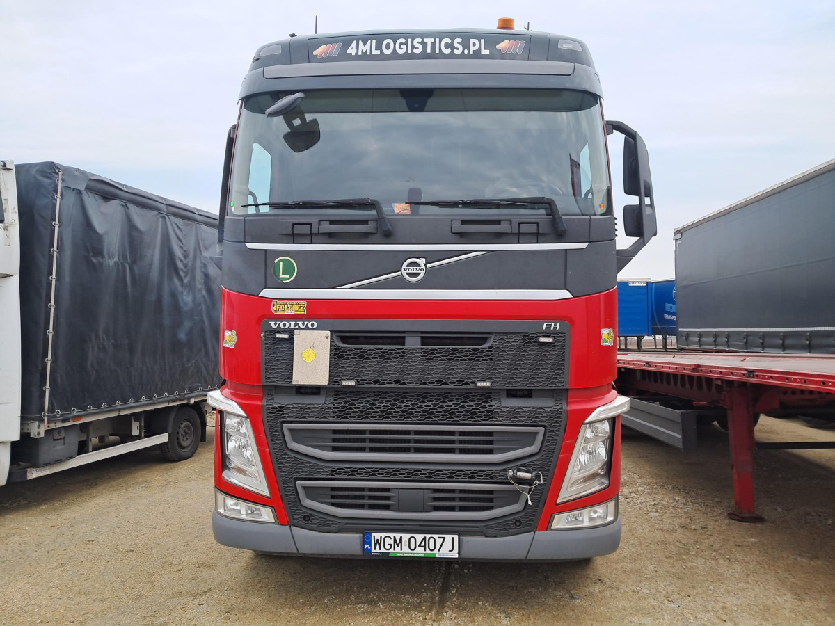 VOLVO FH CIĄGNIK SIODŁOWY - Vilcējs: foto 3 VOLVO FH CIĄGNIK SIODŁOWY - Vilcējs: foto 3