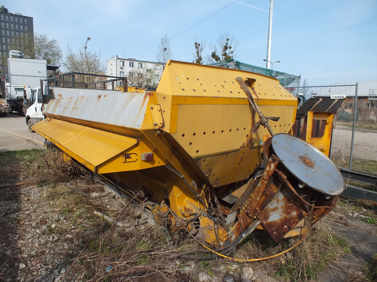 Zabudowa piaskarki ECON CMZCMCB - 2004 - 5m3 - Hydromotor - Sāls un smilts kaisītājs: foto 1 Zabudowa piaskarki ECON CMZCMCB - 2004 - 5m3 - Hydromotor - Sāls un smilts kaisītājs: foto 1