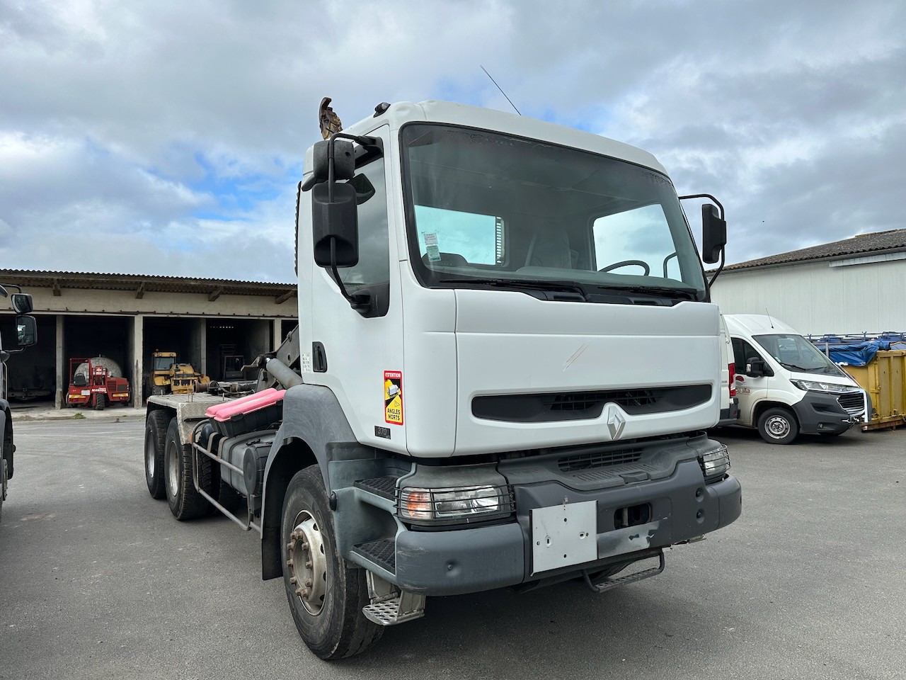 RENAULT KERAX 370 DCI - Pacēlājs ar āķi: foto 2 RENAULT KERAX 370 DCI - Pacēlājs ar āķi: foto 2