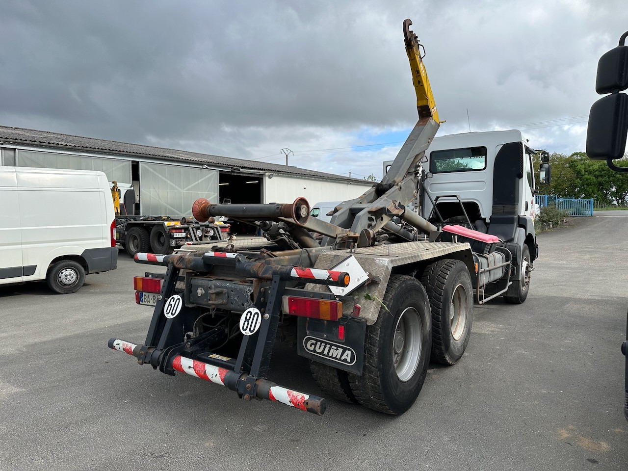 Pacēlājs ar āķi RENAULT KERAX 370 DCI: foto 8