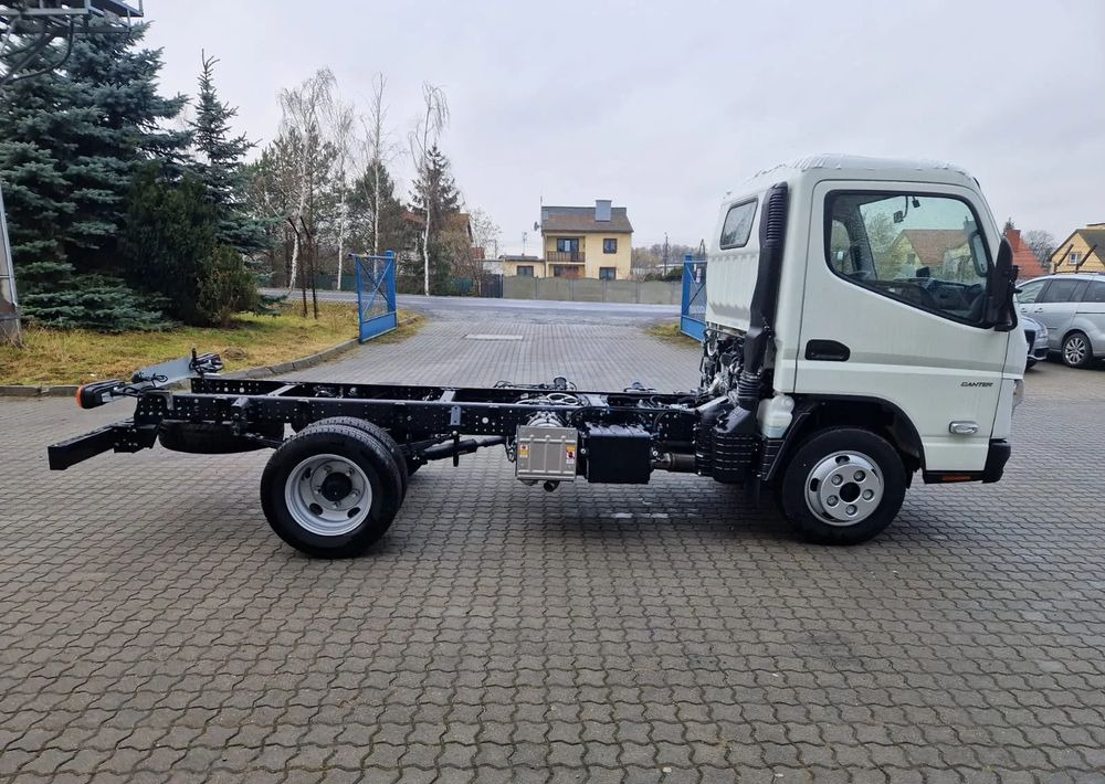 FUSO Canter 6S15 podwozie - Šasija kravas automašīna: foto 3 FUSO Canter 6S15 podwozie - Šasija kravas automašīna: foto 3